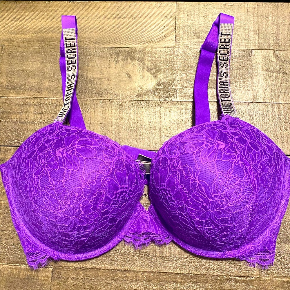 38DD vs pushup bra 🙆🏼‍♀️🙆🏼‍♀️